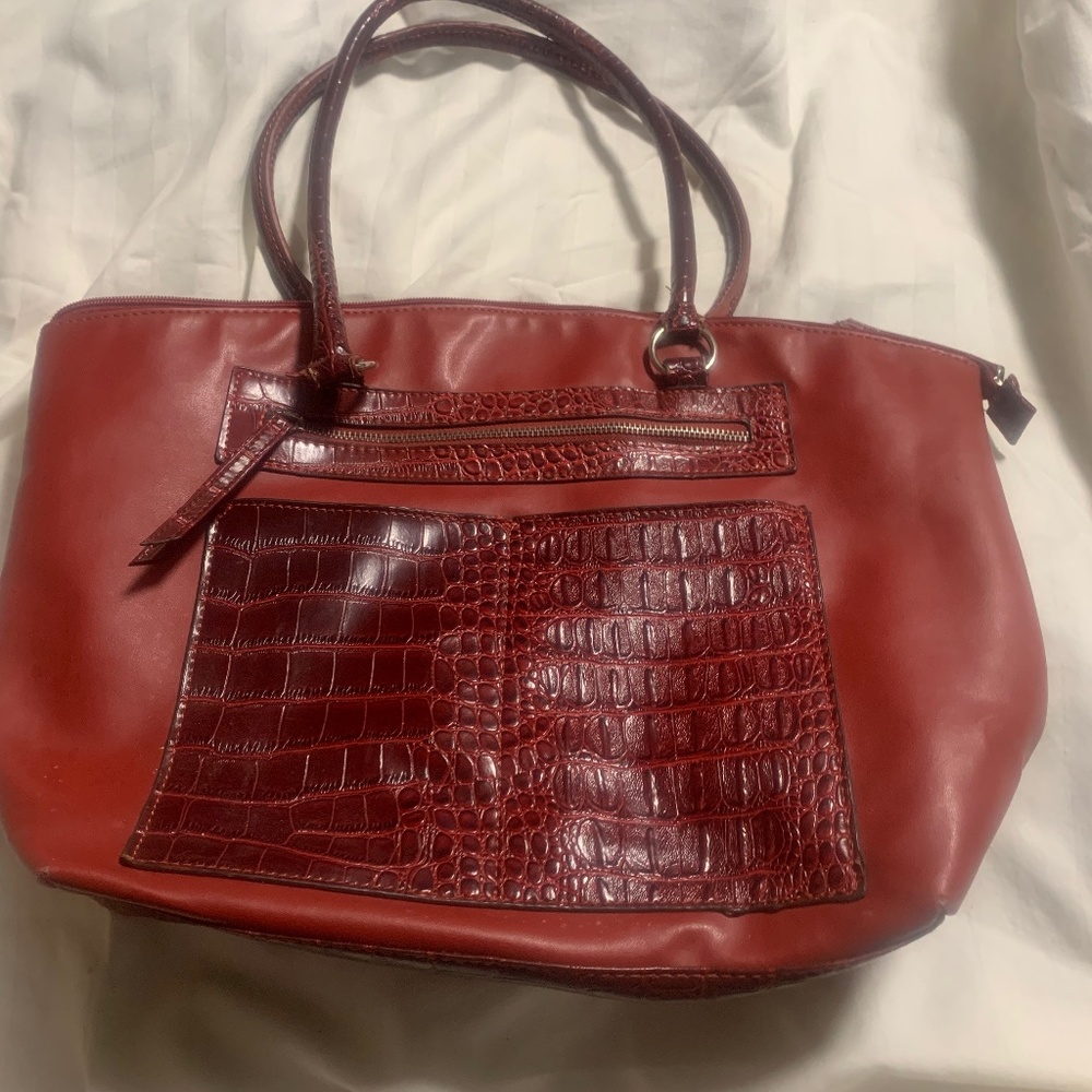 Large Crimson tote GUC